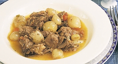 Geleneksel yahni tarifi