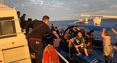 Gökçeada açıklarında 47 düzensiz göçmen kurtarıldı
