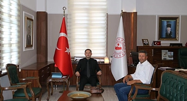 Güleçköy Muhtarı Göksel Uz'dan Kaymakam Ercan Kayabaş'a ziyaret