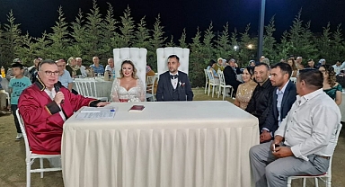 Kepez Belediye Başkanı Birol Arslan, İpek Şahin & Tugay Işık ve Devrim İçke & Mehmet Çıbık çiftlerinin nikahını kıydı
