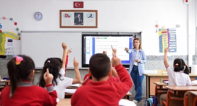 Okullarda ilk zil çaldı