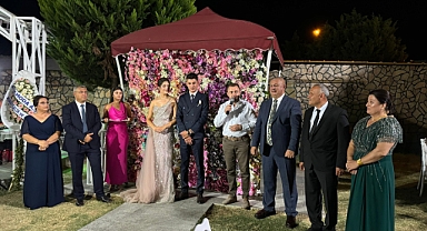 Onur Aker ve İpek Pehlivan nişanlandı