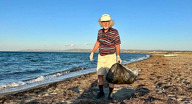 Prof. Dr. Perinçek'ten Kumkale kıyılarında temizlik