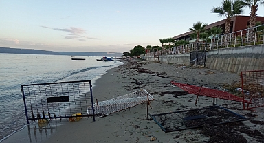 Herkesin kullanımına açık olması gereken kıyılarımız restoranlar tarafından yer yer işgal ediliyor