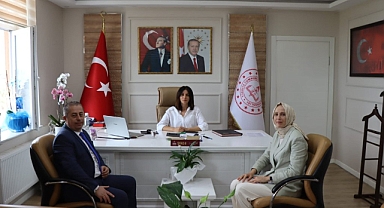 Ünal Özcan’dan İl Millî Eğitim Müdürü Mine Hayta’ya ziyaret