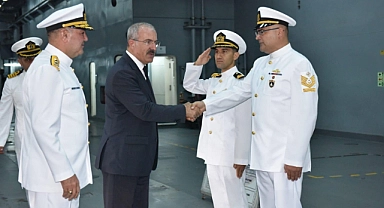 Vali Toraman TCG Bayraktar’a iade-i ziyarette bulundu