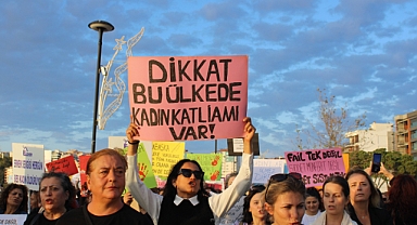 Çanakkale’de kadınlar kadın cinayetlerine karşı yürüdü