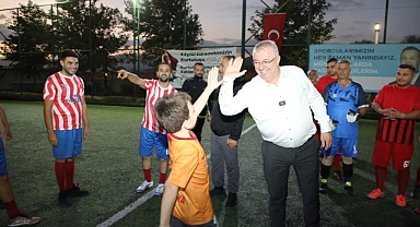 Edremit Belediyesi Cumhuriyet Kupası Halı Saha Futbol Turnuvası başladı