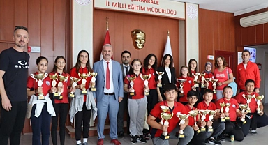 Ezine Gazi Ortaokulu'ndan Türkiye rekoru