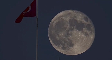 Gelibolu Tarihi Alan Başkanlığı'ndan Muhteşem Paylaşım! 57. Piyade Alayı Şehitliği'nde Dolunay Büyüledi