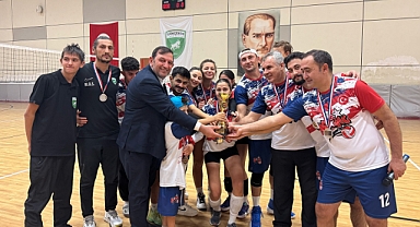 Gökçeada'da Cumhuriyet Kupası Voleybol Turnuvası