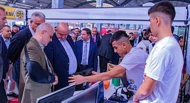 İl Başkanı Göktürk Biga'da fuar açılışında
