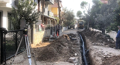 Küçükkuyu'da temizlik ve altyapı çalışmaları hız kesmeden devam ediyor