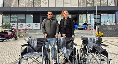 Lapseki Belediyesi’ne tekerlekli sandalye bağışı