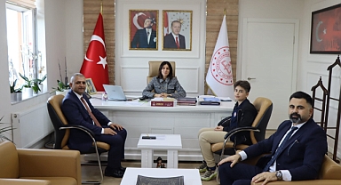 Müdür Hayta, başarılı öğrenci Ataberk Güner'i ağırladı