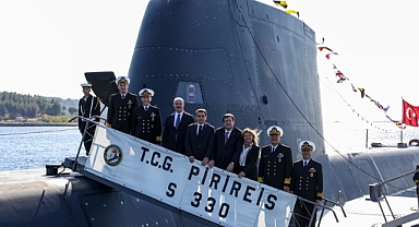 TCG Pirireis Denizaltısına ziyaret