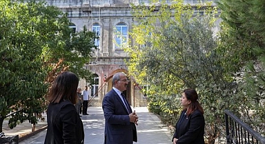 Vali Toraman, Öğretmenevi'nin restorasyon çalışmalarını inceledi