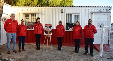 AKUT Çanakkale Ekibi Van Depremlerinde hayatını kaybedenleri andı