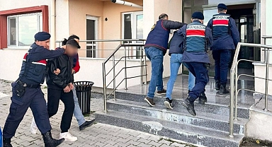 Ayvacık’ta maskeli şahıslar yakalandı