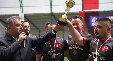 Başkan Arslan, şampiyon Yüksel Oto Lastik'i tebrik etti