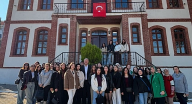 Başkan Elbi, öğrencilerle vakit geçirdi