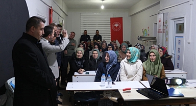 Biga Kaymakamı Kayabaşı, Örtülüce Köyü’nde kursiyerlerle bir araya geldi