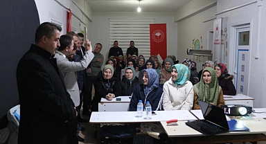 Biga Kaymakamı Kayabaşı, Örtülüce Köyü’nde kursiyerlerle bir araya geldi