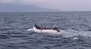 Çanakkale açıklarında 23 düzensiz göçmen yakalandı