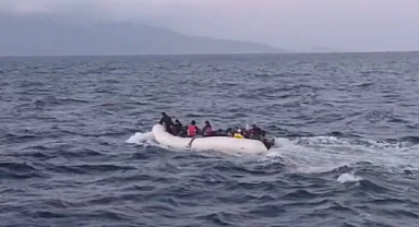 Çanakkale açıklarında 23 düzensiz göçmen yakalandı