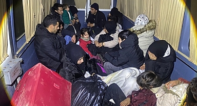 Çanakkale Ayvacık’ta 10 düzensiz göçmen ve 2 kaçakçılık şüphelisi yakalandı