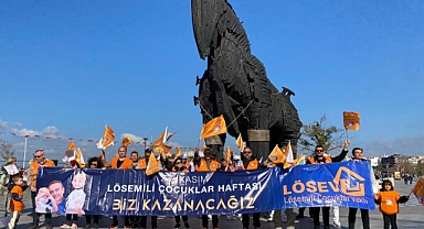 Çanakkale’de LÖSEV’den farkındalık korteji