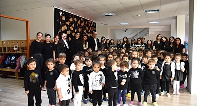 Minikler Atasını andı
