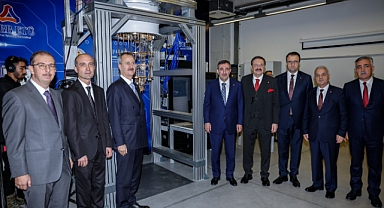 Türkiye'nin İlk Kuantum Bilgisayarı QuanT tanıtıldı
