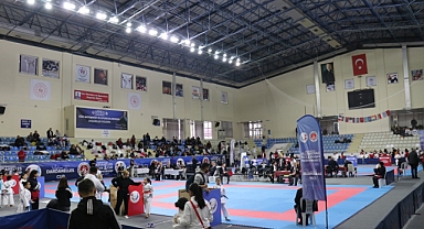 Uluslararası Dardanel Kupası Karate Şampiyonası başladı
