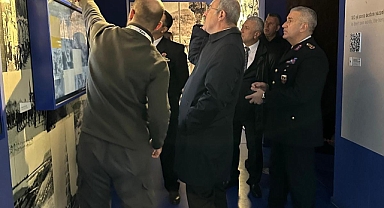 Vali Toraman, “Çanakkale’nin Evlatları” sergisini gezdi