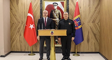 Vali Toraman İl Jandarma Komutanlığında Asayiş Toplantısı gerçekleştirdi