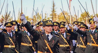 Zafer Partisi’nden Atatürkçü subaylara karşı uygulanan disiplin işlemine tepki!