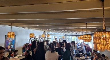 Bozcaada’da Yeni Yıl Coşkusu: Kadınlar Gündüz Eğlencesinde Buluştu