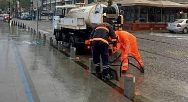Çanakkale’de sağanak yağışlara karşı belediye ekipleri sahada