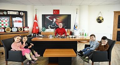 Minik öğrencilerden Başkan Arslan'a ziyaret