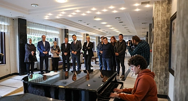 Vali Toraman, Otizm ve Müzik Kış Kampı gala konserine katıldı