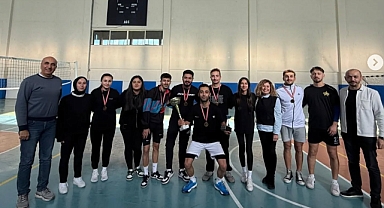 Biga Meslek Yüksekokulu Güz Dönemi Voleybol Turnuvası Şampiyonları belli oldu