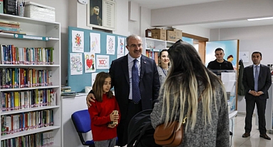 Vali Toraman’dan İl Halk Kütüphanesine ziyaret