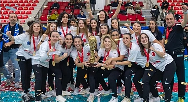 17 Çanakkale Spor Kulübü Kadınlar 2. Lig şampiyonu oldu!