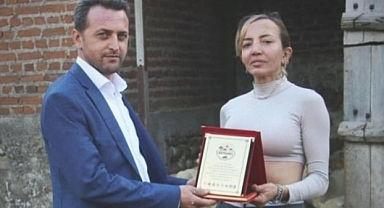 Bayramiç’ten Yasemin Deniz ‘Yılın Kadın Çiftçisi’ Seçildi! Yasemin Deniz Kimdir?