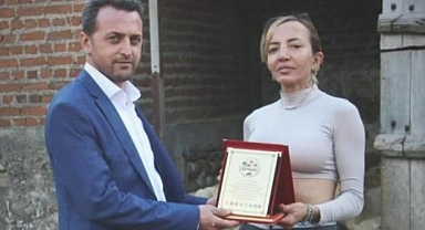 Bayramiç’ten Yasemin Deniz ‘Yılın Kadın Çiftçisi’ Seçildi! Yasemin Deniz Kimdir?