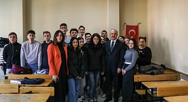 Çanakkale Valisi Ömer Toraman'dan Okul Ziyareti