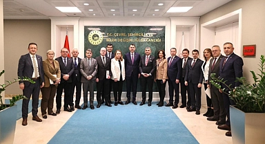 CHP heyeti deprem tedbirleri hakkında Bakan Kurum’u ziyaret etti