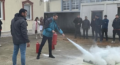 Eceabat Devlet Hastanesi'nde temel yangın eğitimi