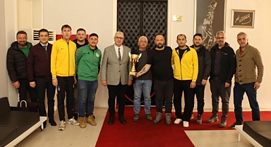 Play-Off Şampiyonu Bayramiç Belediyespor'dan Başkan Atılgan'a ziyaret